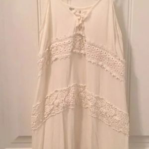 Beautiful ivory rayon cami. Small. Excellent cond.